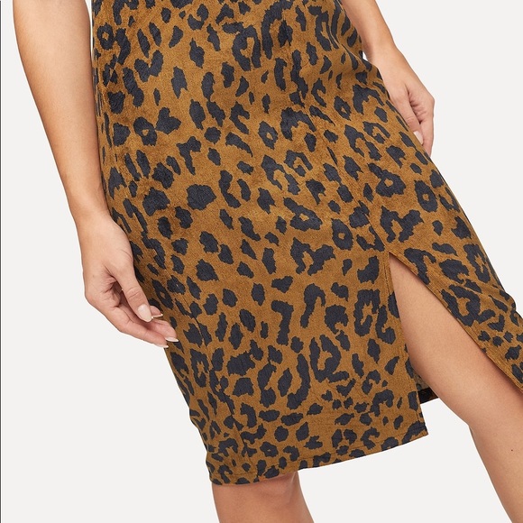 🆕Cheetah corduroy mid waist pencil skirt w/ slit - Picture 5 of 8